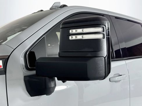 Used 2025 GMC Sierra 2500 AT4X AWD/4WD image 21