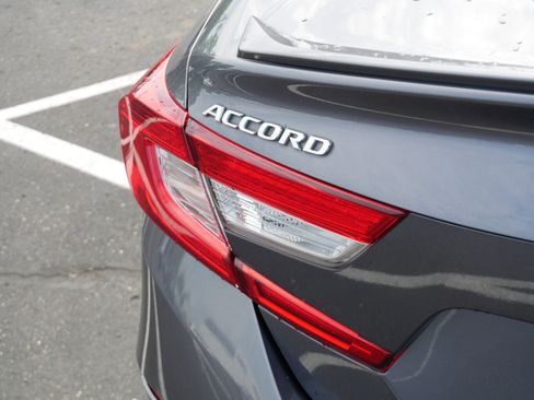 Used 2018 Honda Accord Sport image 16