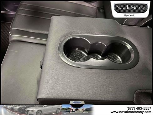 Used 2023 Volkswagen Tiguan SE R-Line image 14