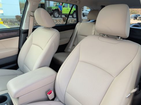 Used 2019 Subaru Outback 2.5i Limited image 15