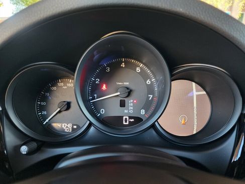 Used 2022 Porsche Macan image 30