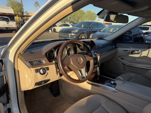 Used 2014 Mercedes-Benz E 350 Sedan image 20
