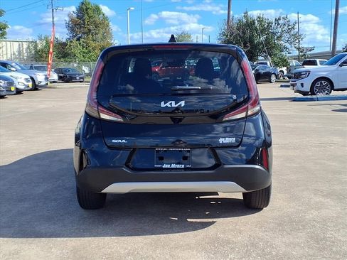 Used 2023 Kia Soul LX image 26