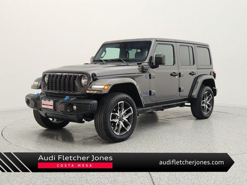 Used 2024 Jeep Wrangler Unlimited w/ Convenience Group AWD/4WD image 1