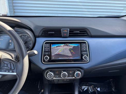 Used 2025 Nissan Versa SV image 17