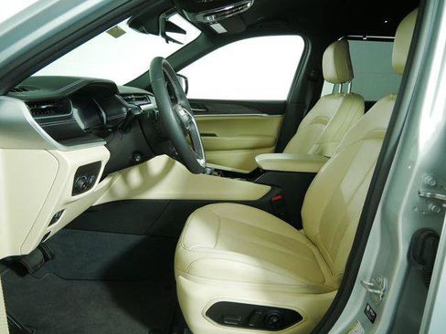Certified 2023 Jeep Grand Cherokee L Limited w/ Luxury Tech Group II AWD/4WD image 20