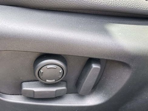 Used 2025 Land Rover Range Rover Velar S image 10