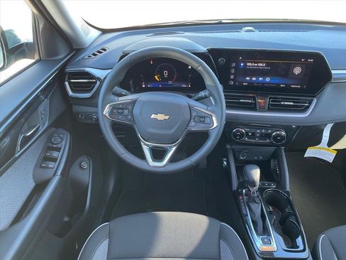 Used 2026 Chevrolet TrailBlazer LT w/ Convenience Package image 5