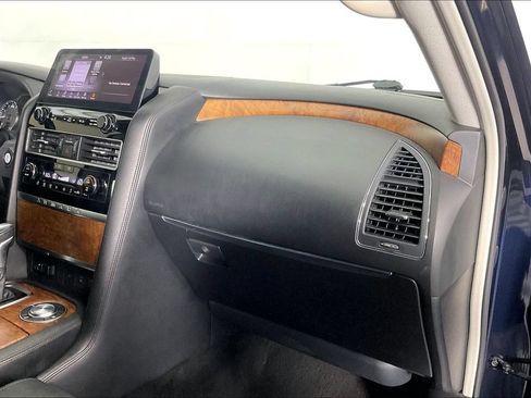 Used 2023 Nissan Armada SL w/ Captain's Chairs Package RWD image 18