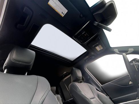 Used 2024 Lexus LX 600 4WD w/ Luxury Package image 21