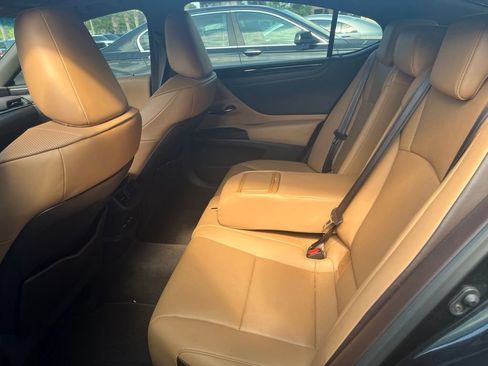 Used 2020 Lexus ES 350 w/ Premium Package FWD image 9