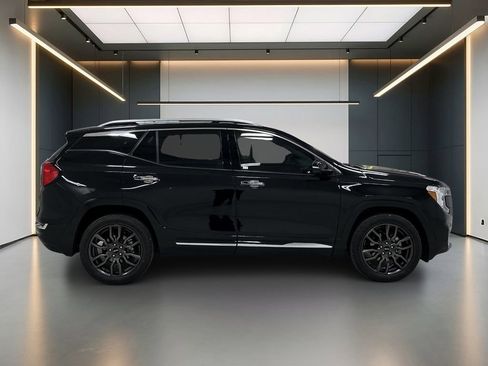 Used 2022 GMC Terrain Denali w/ Black Diamond Edition AWD/4WD image 6