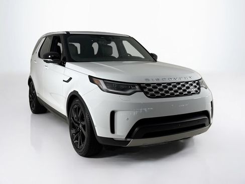 Used 2025 Land Rover Discovery S AWD/4WD image 7
