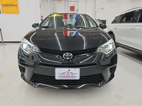 Used 2014 Toyota Corolla LE image 2