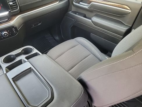 Used 2024 GMC Sierra 2500 SLE w/ SLE Value Package; image 18