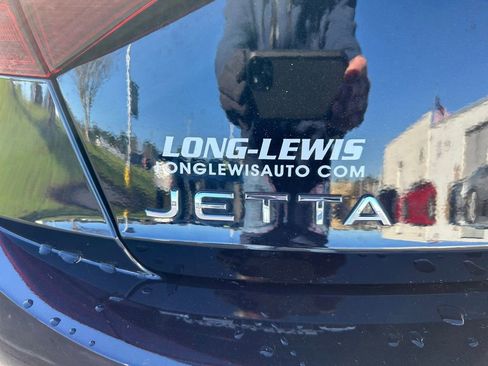 Certified 2023 Volkswagen Jetta Sport image 30