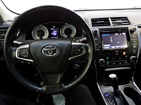 Used 2016 Toyota Camry SE FWD image 17