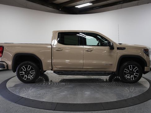 Used 2022 GMC Sierra 1500 AT4 w/ AT4 Premium Package image 8