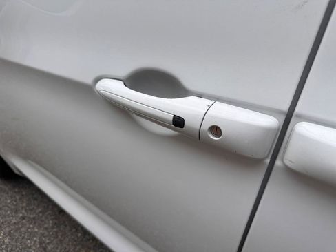 Used 2019 Chrysler Pacifica Touring Plus w/ S Appearance Package image 9