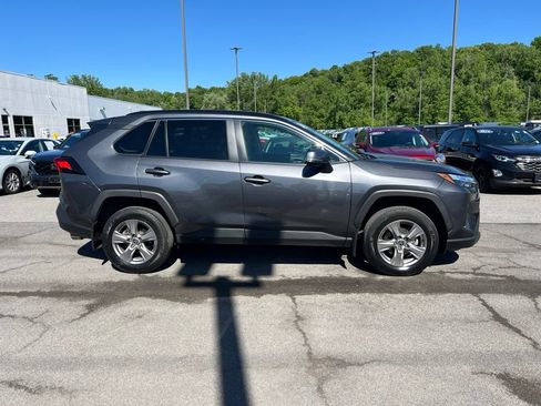 Used 2024 Toyota RAV4 XLE AWD/4WD image 6