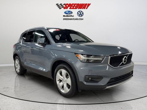 Used 2022 Volvo XC40 T5 Momentum AWD/4WD image 13