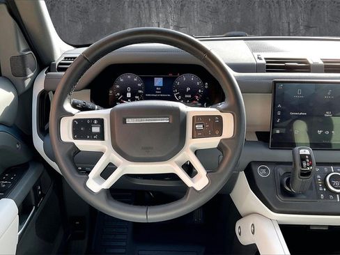 Used 2025 Land Rover Defender 110 S image 8