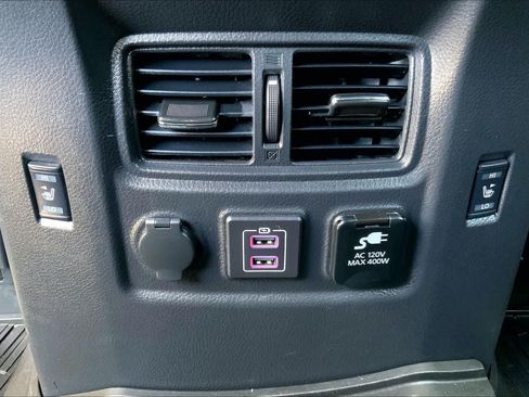 Used 2022 Nissan Titan Platinum Reserve w/ Moonroof Package AWD/4WD image 35