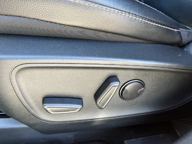 Used 2022 Ford Escape SEL w/ Technology Package FWD image 14