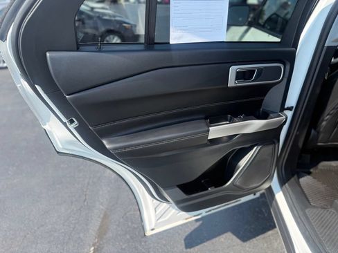 Used 2023 Ford Explorer XLT w/ Equipment Group 202A AWD/4WD image 15