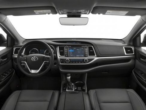 Used 2018 Toyota Highlander Limited image 8