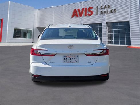 Used 2025 Toyota Camry LE image 7