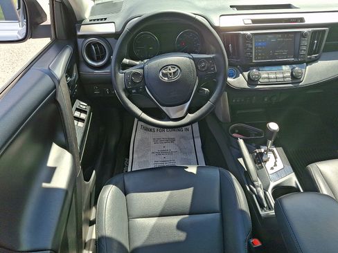 Used 2018 Toyota RAV4 Limited AWD/4WD image 12
