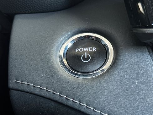 Used 2023 Toyota Highlander XLE FWD image 22