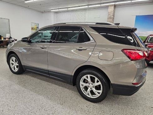 Used 2018 Chevrolet Equinox LT w/ Sun & Infotainment Package AWD/4WD image 6