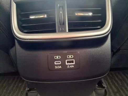 Used 2025 Subaru Outback Premium AWD/4WD image 24