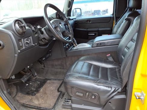 Used 2005 HUMMER H2 SUT w/ Preferred Equipment Group AWD/4WD image 10