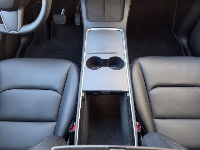 Used 2025 Tesla Model Y Long Range AWD/4WD image 31