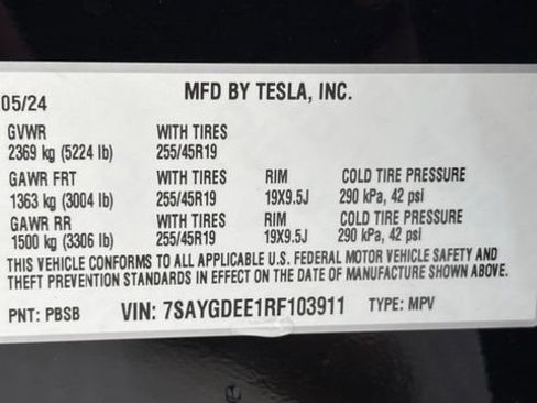 Used 2024 Tesla Model Y Long Range AWD/4WD image 39