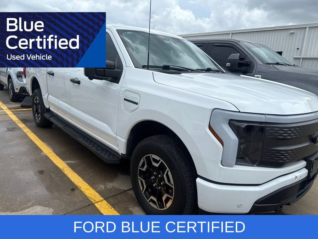 Used 2023 Ford F150 Lightning XLT AWD/4WD image 3