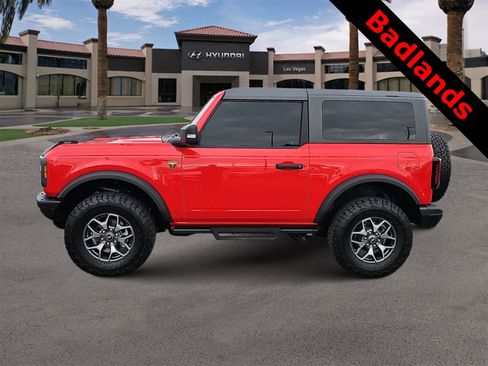 Used 2023 Ford Bronco Badlands image 5
