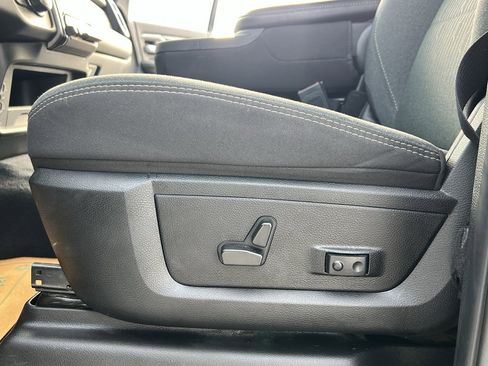 Used 2024 RAM 2500 Big Horn w/ Night Edition image 19