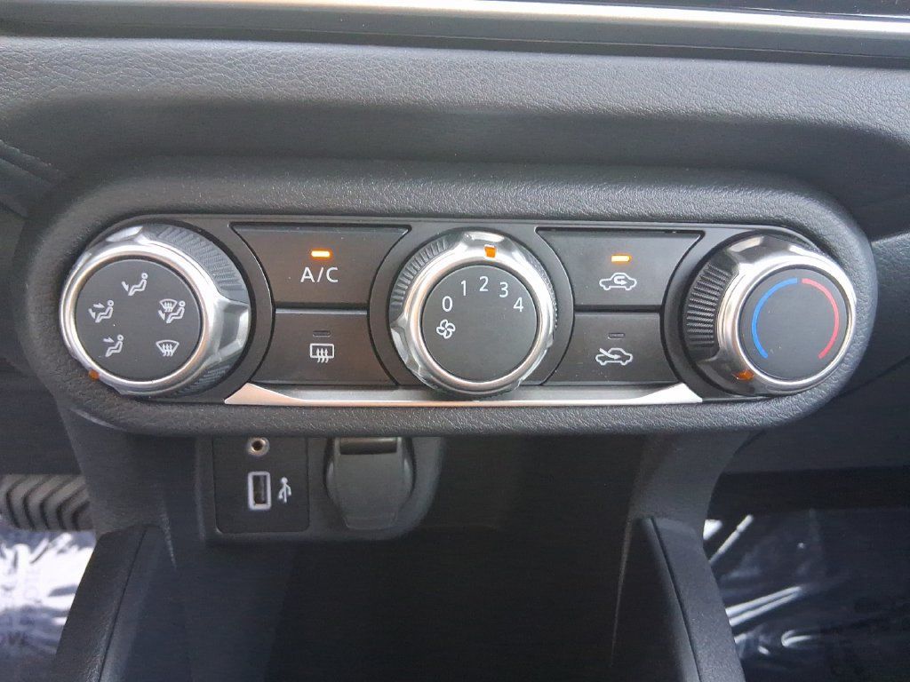 Used 2025 Nissan Versa S FWD image 19
