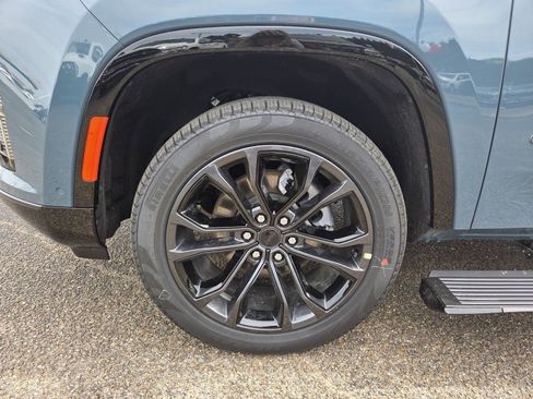 New 2026 Jeep Grand Wagoneer Summit w/ Rear Seat Video Group I AWD/4WD image 26