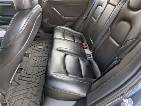 Used 2021 Tesla Model 3 Standard Range Plus image 19