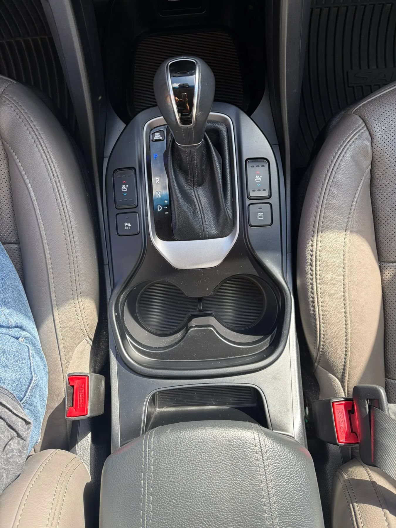 Used 2017 Hyundai Santa Fe Sport w/ 2.4L Tech Package 04 FWD image 17