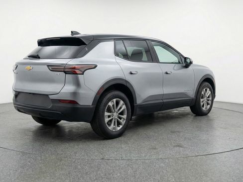 Used 2025 Chevrolet Equinox LT image 9