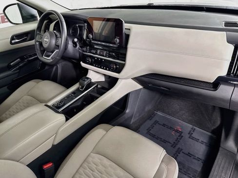 Certified 2022 Nissan Pathfinder SV w/ SV Premium Package AWD/4WD image 35