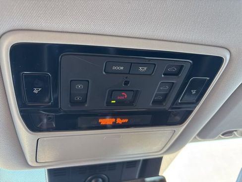 Used 2025 Toyota Grand Highlander AWD image 21