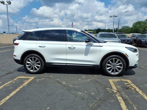 Used 2022 Lincoln Corsair AWD w/ Premium Package image 8
