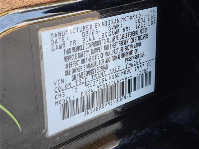 Used 2025 Nissan Sentra SR FWD image 23